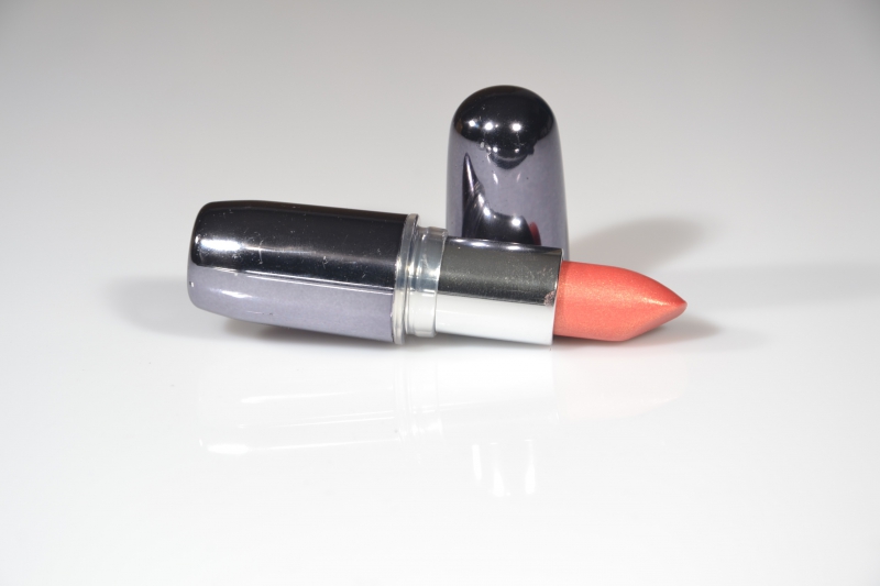 esthetique-BONSON-min_lipstick-273109